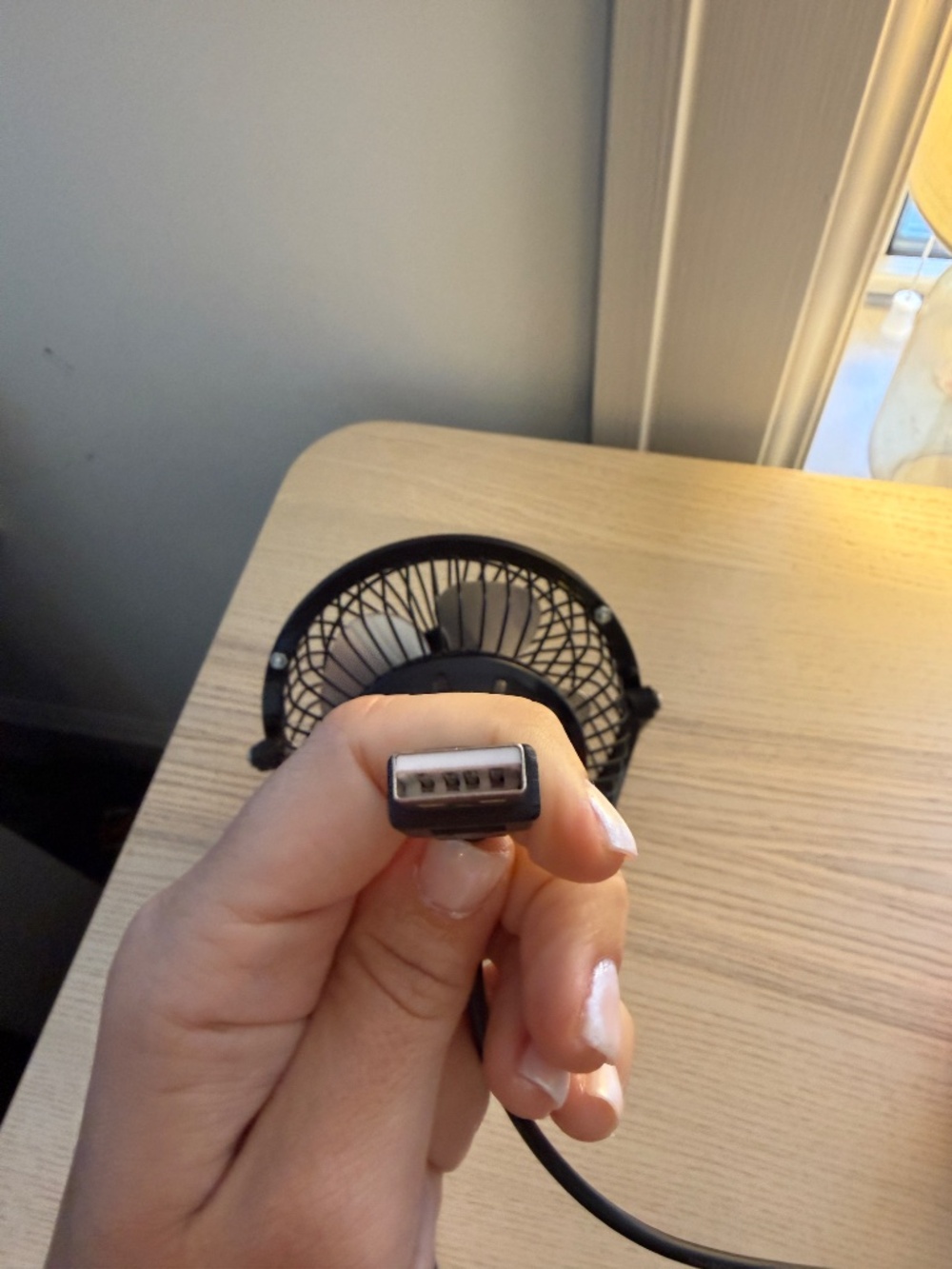 Comfort Zone 4” Mini Portable USB Desk Fan - Black Metal Adjustable Tilt - Picture 4 of 4